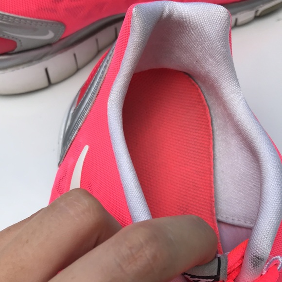 Neon Nike training sneakers - Picture 13 of 13